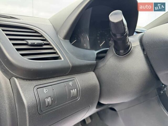 Красный Хендай Акцент, объемом двигателя 1.59 л и пробегом 178 тыс. км за 7700 $, фото 10 на Automoto.ua