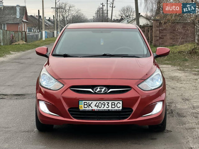 Красный Хендай Акцент, объемом двигателя 1.6 л и пробегом 81 тыс. км за 9200 $, фото 1 на Automoto.ua