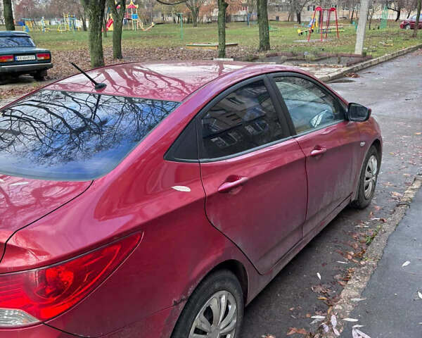 Красный Хендай Акцент, объемом двигателя 1.4 л и пробегом 133 тыс. км за 4800 $, фото 2 на Automoto.ua