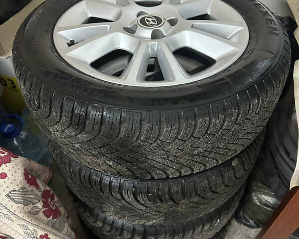 Красный Хендай Акцент, объемом двигателя 1.6 л и пробегом 81 тыс. км за 9200 $, фото 83 на Automoto.ua