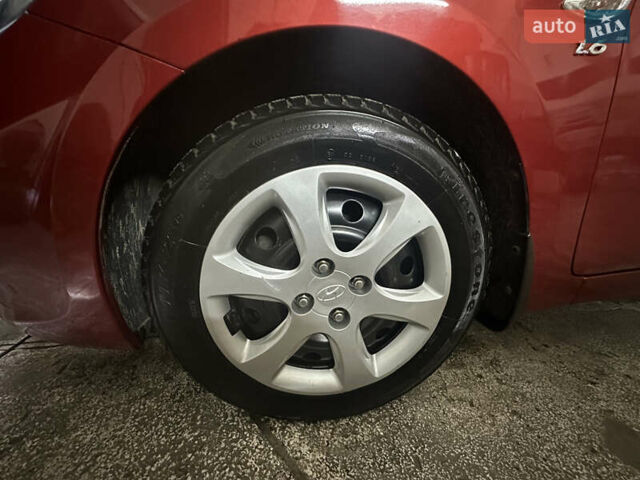 Красный Хендай Акцент, объемом двигателя 1.6 л и пробегом 81 тыс. км за 9200 $, фото 78 на Automoto.ua