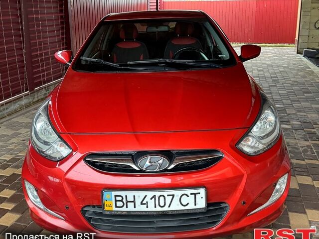 Красный Хендай Акцент, объемом двигателя 1.6 л и пробегом 145 тыс. км за 7500 $, фото 4 на Automoto.ua