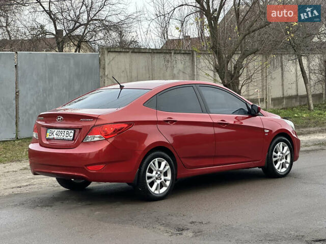 Красный Хендай Акцент, объемом двигателя 1.6 л и пробегом 81 тыс. км за 9200 $, фото 8 на Automoto.ua
