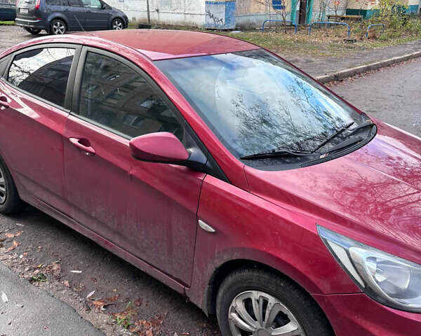 Красный Хендай Акцент, объемом двигателя 1.4 л и пробегом 133 тыс. км за 4800 $, фото 3 на Automoto.ua