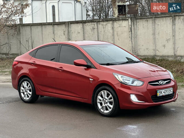 Красный Хендай Акцент, объемом двигателя 1.6 л и пробегом 81 тыс. км за 9200 $, фото 5 на Automoto.ua