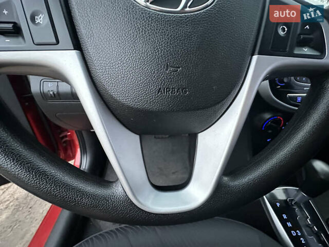 Красный Хендай Акцент, объемом двигателя 1.6 л и пробегом 81 тыс. км за 9200 $, фото 63 на Automoto.ua