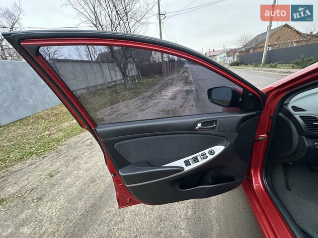 Красный Хендай Акцент, объемом двигателя 1.6 л и пробегом 81 тыс. км за 9200 $, фото 52 на Automoto.ua