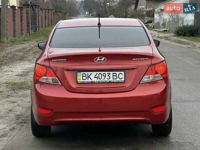 Красный Хендай Акцент, объемом двигателя 1.6 л и пробегом 81 тыс. км за 9200 $, фото 12 на Automoto.ua