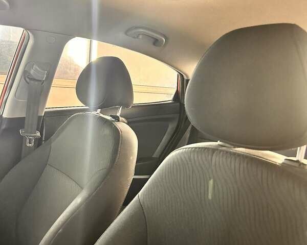 Червоний Хендай Акцент, об'ємом двигуна 1.4 л та пробігом 197 тис. км за 7600 $, фото 2 на Automoto.ua