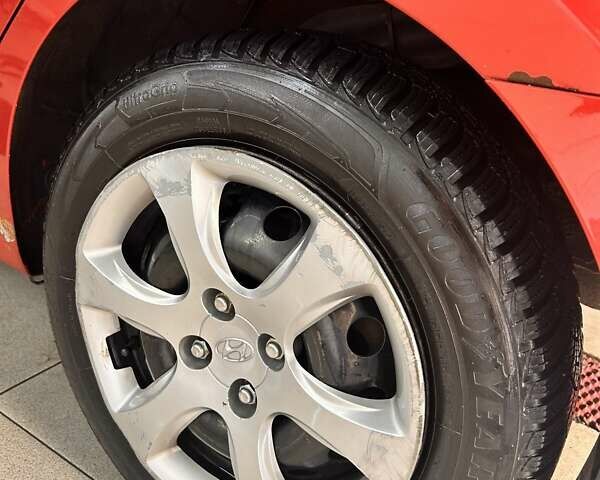 Червоний Хендай Акцент, об'ємом двигуна 1.4 л та пробігом 197 тис. км за 7600 $, фото 39 на Automoto.ua