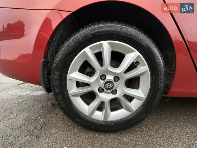 Красный Хендай Акцент, объемом двигателя 1.6 л и пробегом 81 тыс. км за 9200 $, фото 29 на Automoto.ua
