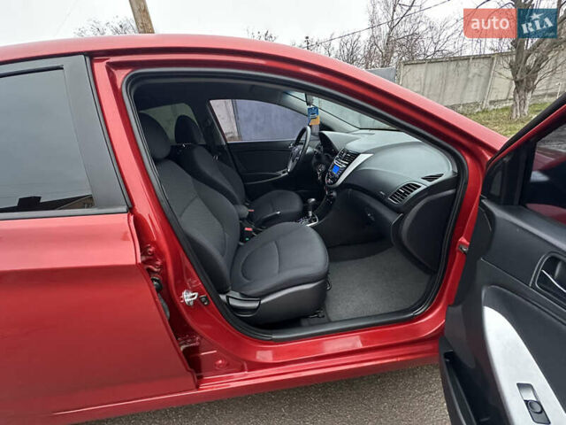 Красный Хендай Акцент, объемом двигателя 1.6 л и пробегом 81 тыс. км за 9200 $, фото 48 на Automoto.ua