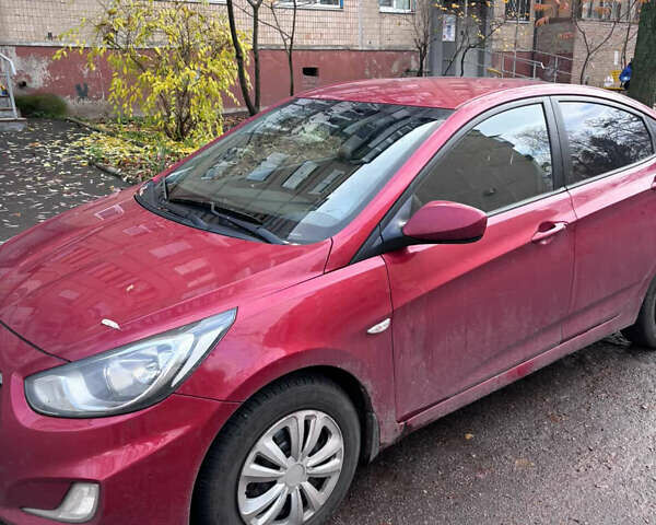 Красный Хендай Акцент, объемом двигателя 1.4 л и пробегом 133 тыс. км за 4800 $, фото 6 на Automoto.ua