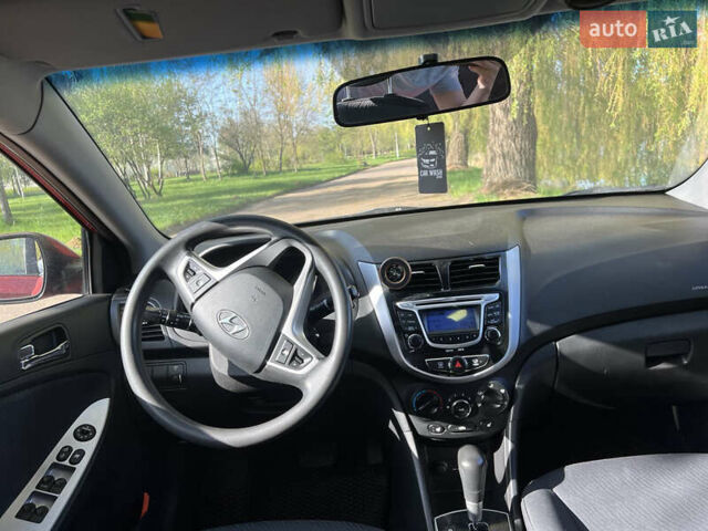 Красный Хендай Акцент, объемом двигателя 1.4 л и пробегом 104 тыс. км за 7300 $, фото 7 на Automoto.ua