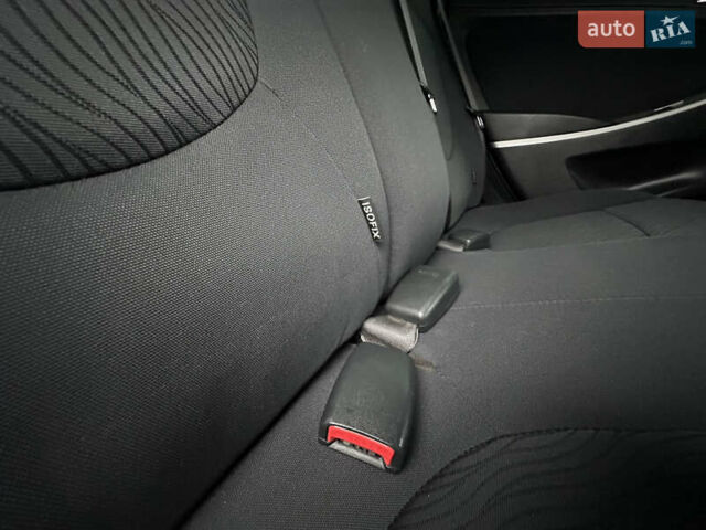 Красный Хендай Акцент, объемом двигателя 1.6 л и пробегом 81 тыс. км за 9200 $, фото 45 на Automoto.ua