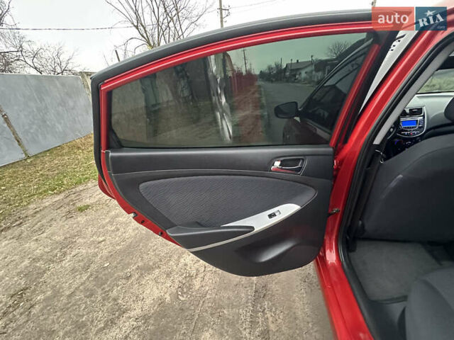 Красный Хендай Акцент, объемом двигателя 1.6 л и пробегом 81 тыс. км за 9200 $, фото 39 на Automoto.ua
