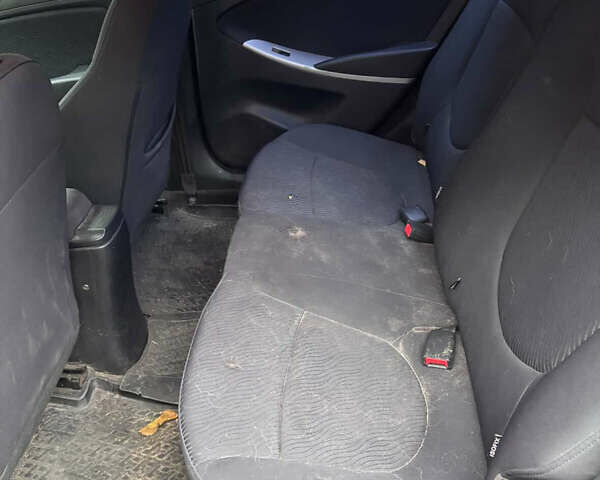 Красный Хендай Акцент, объемом двигателя 1.4 л и пробегом 133 тыс. км за 4800 $, фото 12 на Automoto.ua