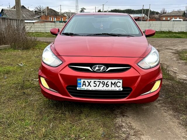 Красный Хендай Акцент, объемом двигателя 1.4 л и пробегом 133 тыс. км за 4500 $, фото 1 на Automoto.ua