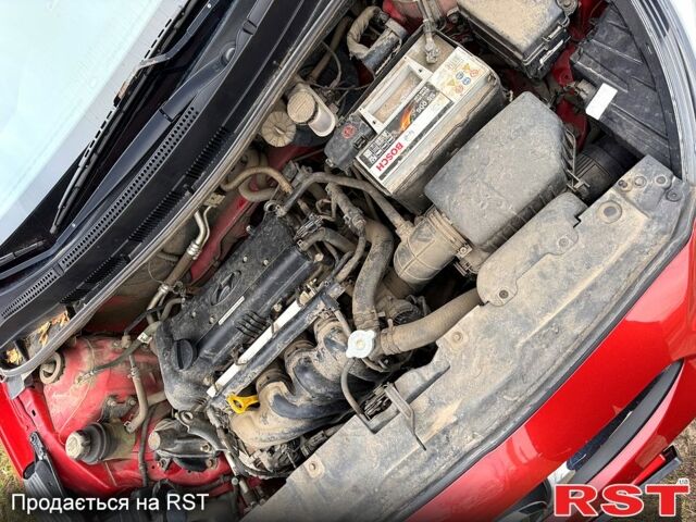 Красный Хендай Акцент, объемом двигателя 1.4 л и пробегом 133 тыс. км за 4500 $, фото 8 на Automoto.ua