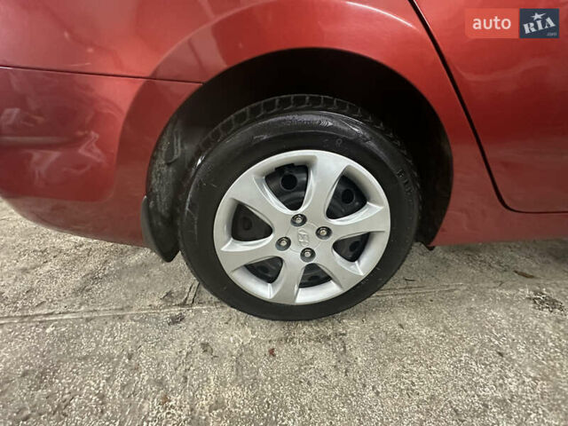 Красный Хендай Акцент, объемом двигателя 1.6 л и пробегом 81 тыс. км за 9200 $, фото 80 на Automoto.ua