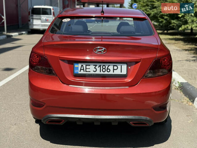 Красный Хендай Акцент, объемом двигателя 1.4 л и пробегом 178 тыс. км за 7550 $, фото 3 на Automoto.ua