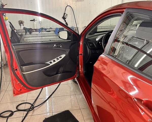 Червоний Хендай Акцент, об'ємом двигуна 1.4 л та пробігом 197 тис. км за 7600 $, фото 46 на Automoto.ua