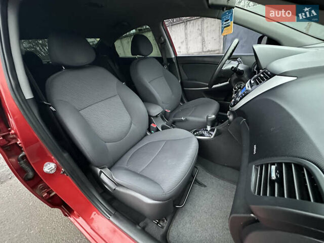 Красный Хендай Акцент, объемом двигателя 1.6 л и пробегом 81 тыс. км за 9200 $, фото 50 на Automoto.ua