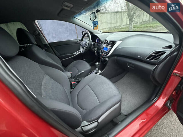 Красный Хендай Акцент, объемом двигателя 1.6 л и пробегом 81 тыс. км за 9200 $, фото 49 на Automoto.ua