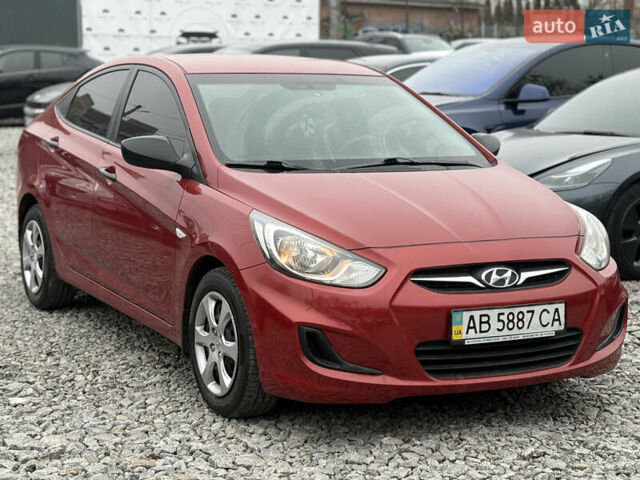 Красный Хендай Акцент, объемом двигателя 1.4 л и пробегом 172 тыс. км за 6800 $, фото 4 на Automoto.ua