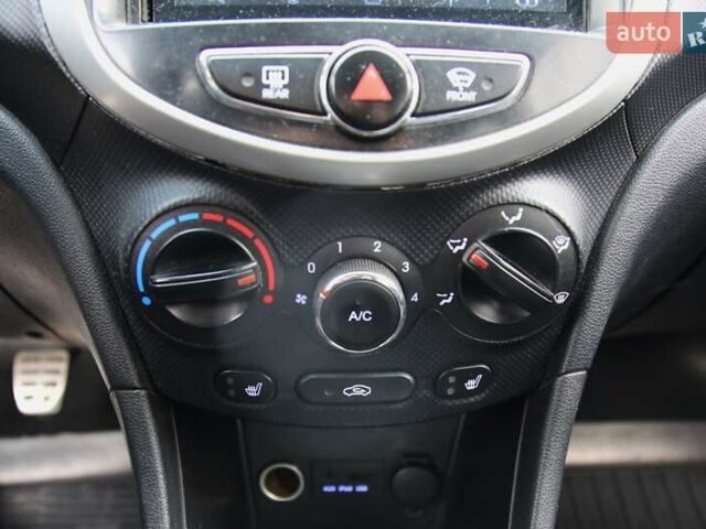 Червоний Хендай Акцент, об'ємом двигуна 1.4 л та пробігом 161 тис. км за 6500 $, фото 14 на Automoto.ua