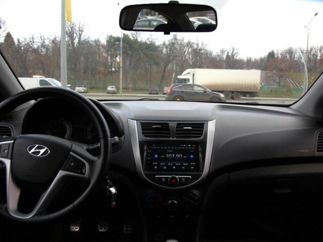 Червоний Хендай Акцент, об'ємом двигуна 1.4 л та пробігом 161 тис. км за 6500 $, фото 10 на Automoto.ua