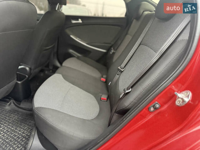 Красный Хендай Акцент, объемом двигателя 1.4 л и пробегом 172 тыс. км за 6800 $, фото 16 на Automoto.ua