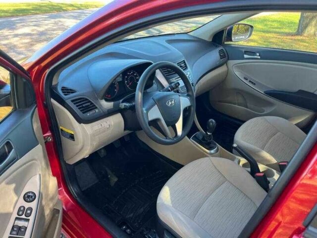 Червоний Хендай Акцент, об'ємом двигуна 1.6 л та пробігом 69 тис. км за 1500 $, фото 3 на Automoto.ua