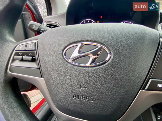 Червоний Хендай Акцент, об'ємом двигуна 1.37 л та пробігом 48 тис. км за 10000 $, фото 34 на Automoto.ua