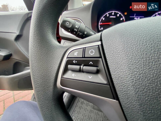 Червоний Хендай Акцент, об'ємом двигуна 1.37 л та пробігом 48 тис. км за 10000 $, фото 33 на Automoto.ua