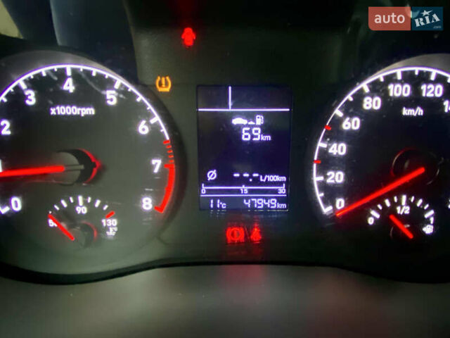 Червоний Хендай Акцент, об'ємом двигуна 1.37 л та пробігом 48 тис. км за 10000 $, фото 32 на Automoto.ua