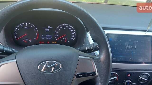 Красный Хендай Акцент, объемом двигателя 1.37 л и пробегом 144 тыс. км за 9600 $, фото 6 на Automoto.ua