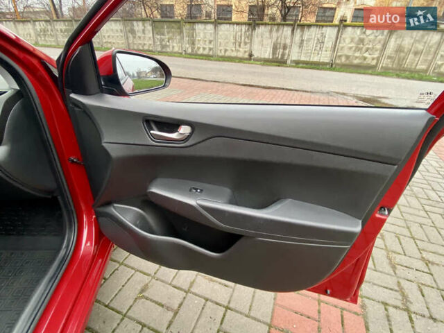 Червоний Хендай Акцент, об'ємом двигуна 1.37 л та пробігом 48 тис. км за 10000 $, фото 59 на Automoto.ua