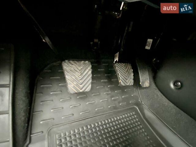 Червоний Хендай Акцент, об'ємом двигуна 1.37 л та пробігом 48 тис. км за 10000 $, фото 37 на Automoto.ua