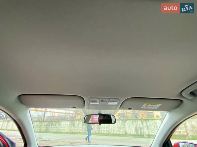 Червоний Хендай Акцент, об'ємом двигуна 1.37 л та пробігом 48 тис. км за 10000 $, фото 28 на Automoto.ua