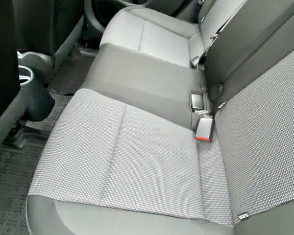 Червоний Хендай Акцент, об'ємом двигуна 1.37 л та пробігом 48 тис. км за 10000 $, фото 39 на Automoto.ua