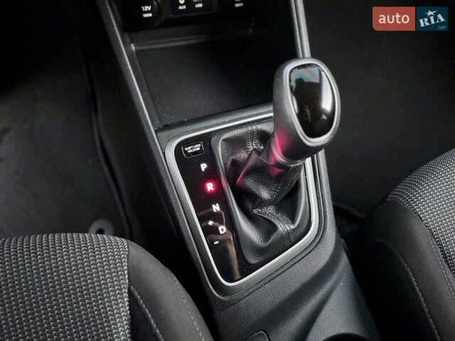 Красный Хендай Акцент, объемом двигателя 1.6 л и пробегом 8 тыс. км за 12400 $, фото 46 на Automoto.ua