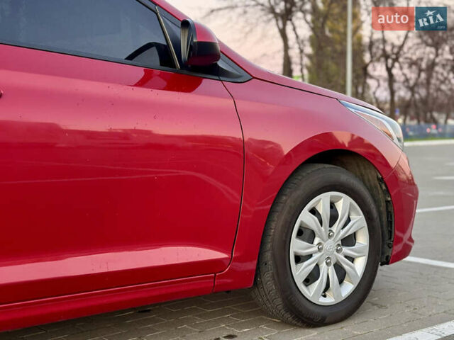 Красный Хендай Акцент, объемом двигателя 1.6 л и пробегом 8 тыс. км за 12400 $, фото 16 на Automoto.ua