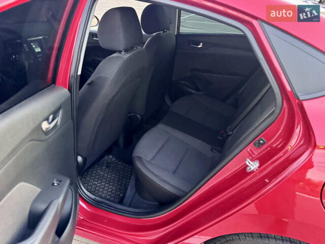 Красный Хендай Акцент, объемом двигателя 1.6 л и пробегом 8 тыс. км за 12400 $, фото 48 на Automoto.ua