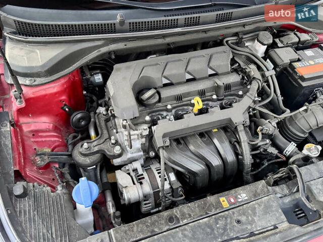 Красный Хендай Акцент, объемом двигателя 1.6 л и пробегом 8 тыс. км за 12400 $, фото 68 на Automoto.ua