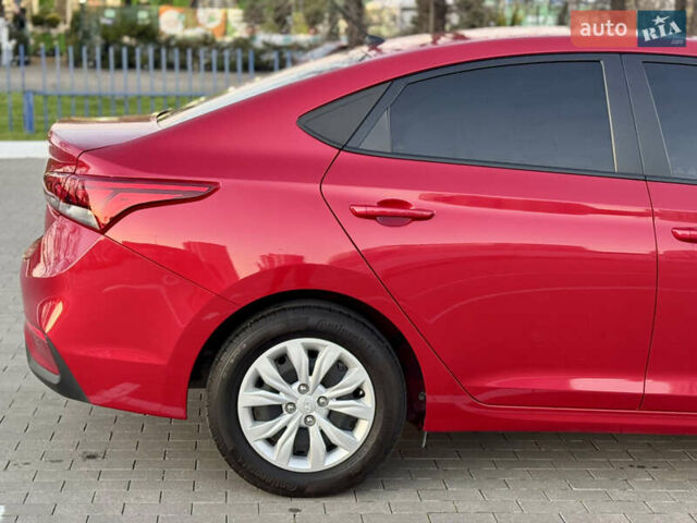 Красный Хендай Акцент, объемом двигателя 1.6 л и пробегом 8 тыс. км за 12400 $, фото 19 на Automoto.ua