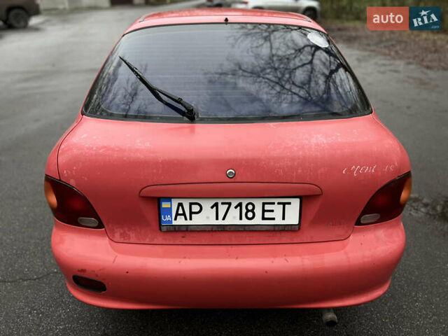 Красный Хендай Акцент, объемом двигателя 1.3 л и пробегом 300 тыс. км за 1200 $, фото 12 на Automoto.ua