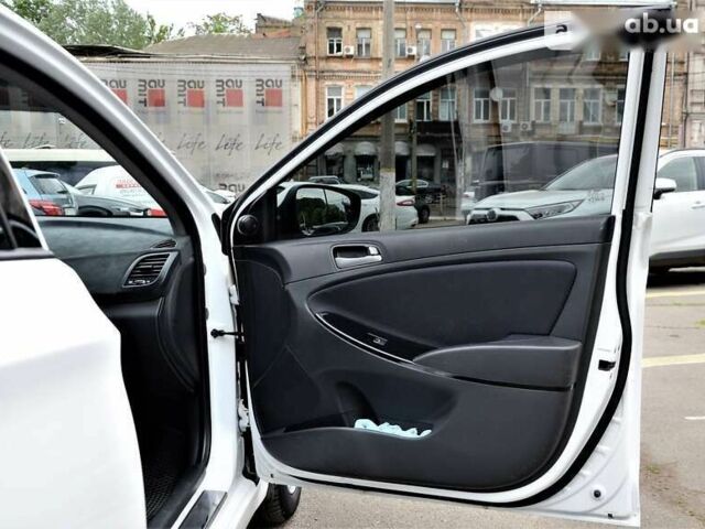 Хендай Акцент, объемом двигателя 0 л и пробегом 65 тыс. км за 11200 $, фото 26 на Automoto.ua