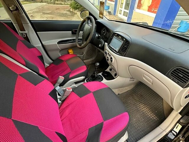 Хендай Акцент, объемом двигателя 1.6 л и пробегом 230 тыс. км за 3300 $, фото 4 на Automoto.ua