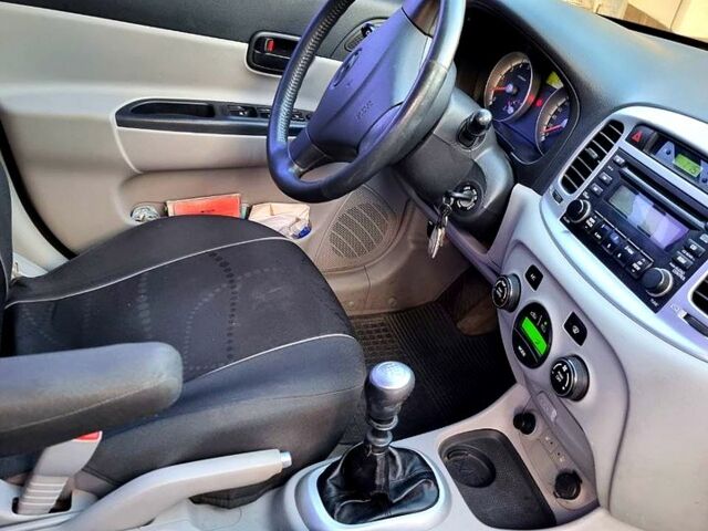 Хендай Акцент, объемом двигателя 1.6 л и пробегом 124 тыс. км за 6500 $, фото 4 на Automoto.ua